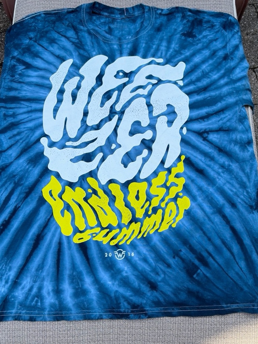 Weezer Endless Summer 2016 Blue Tie-Dye Graphic Tee with White and Yellow Print